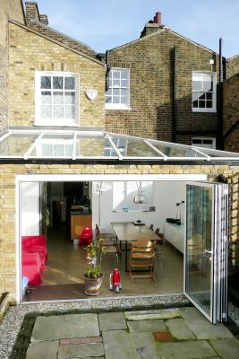 - marchini-architecture.com, - Clapham, - rear extension, - glass roof, - garden room, - sliding folding doors